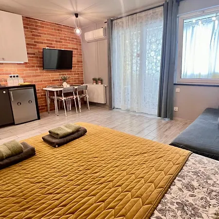 Apartamento Roztocka Studio, Free Parking, Ac, 1 Tram To The & Pge National Stadion By Cosmo Spirit Varsóvia