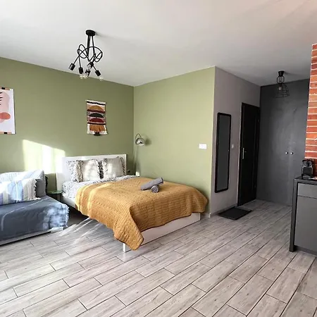 Roztocka Studio, Free Parking, Ac, 1 Tram To The & Pge National Stadion By Cosmo Spirit *