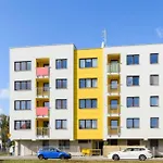 Roztocka Studio, Free Parking, 1 Tram To The & Pge National Stadion, By Cosmo Spirit ורשה