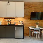 דירה Roztocka Studio, Free Parking, 1 Tram To The & Pge National Stadion, By Cosmo Spirit *