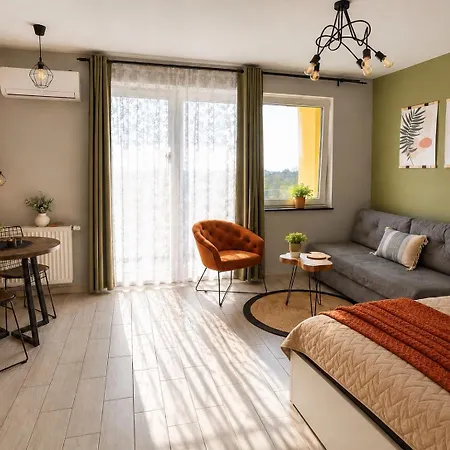 Apartment Roztocka Studio, Free Parking, 1 Tram To The & Pge National Stadion, Ac By Cosmo Spirit