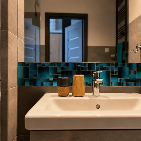 Roztocka Studio, Free Parking, 1 Tram To The & Pge National Stadion, Ac By Cosmo Spirit *