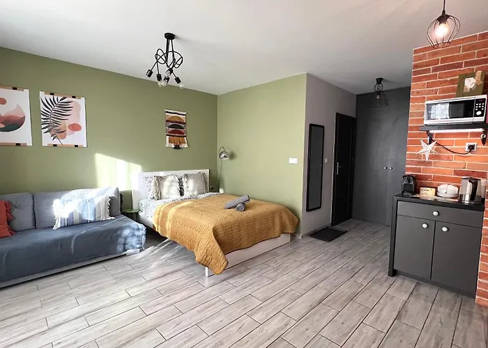 Roztocka Studio, Free Parking, 1 Tram To The & Pge National Stadion, By Cosmo Spirit *