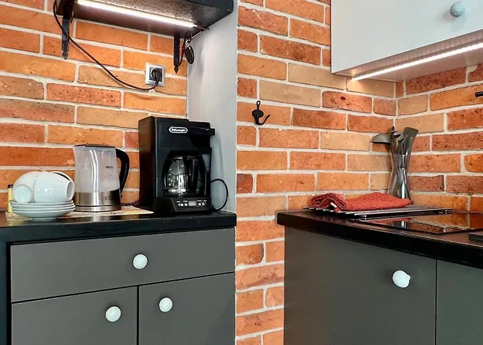 Roztocka Studio, Free Parking, 1 Tram To The & Pge National Stadion, By Cosmo Spirit