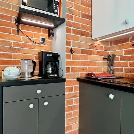 Roztocka Studio, Free Parking, 1 Tram To The & Pge National Stadion, By Cosmo Spirit